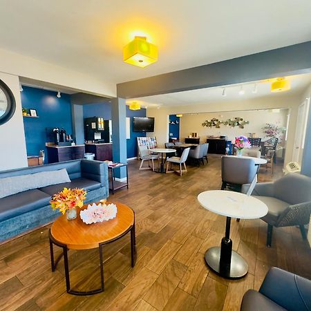 Deluxe Inn & Suites Junction City Exteriör bild