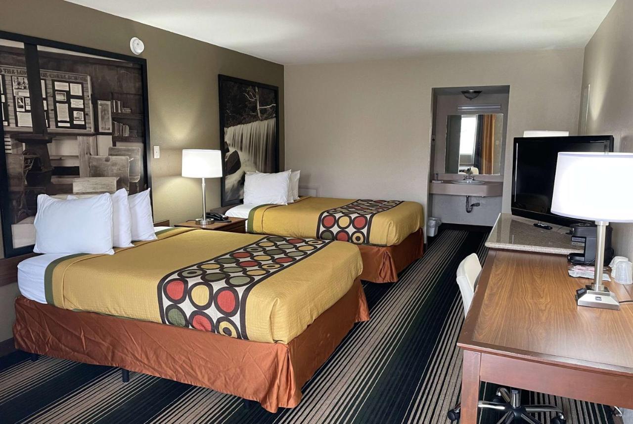 Deluxe Inn & Suites Junction City Exteriör bild