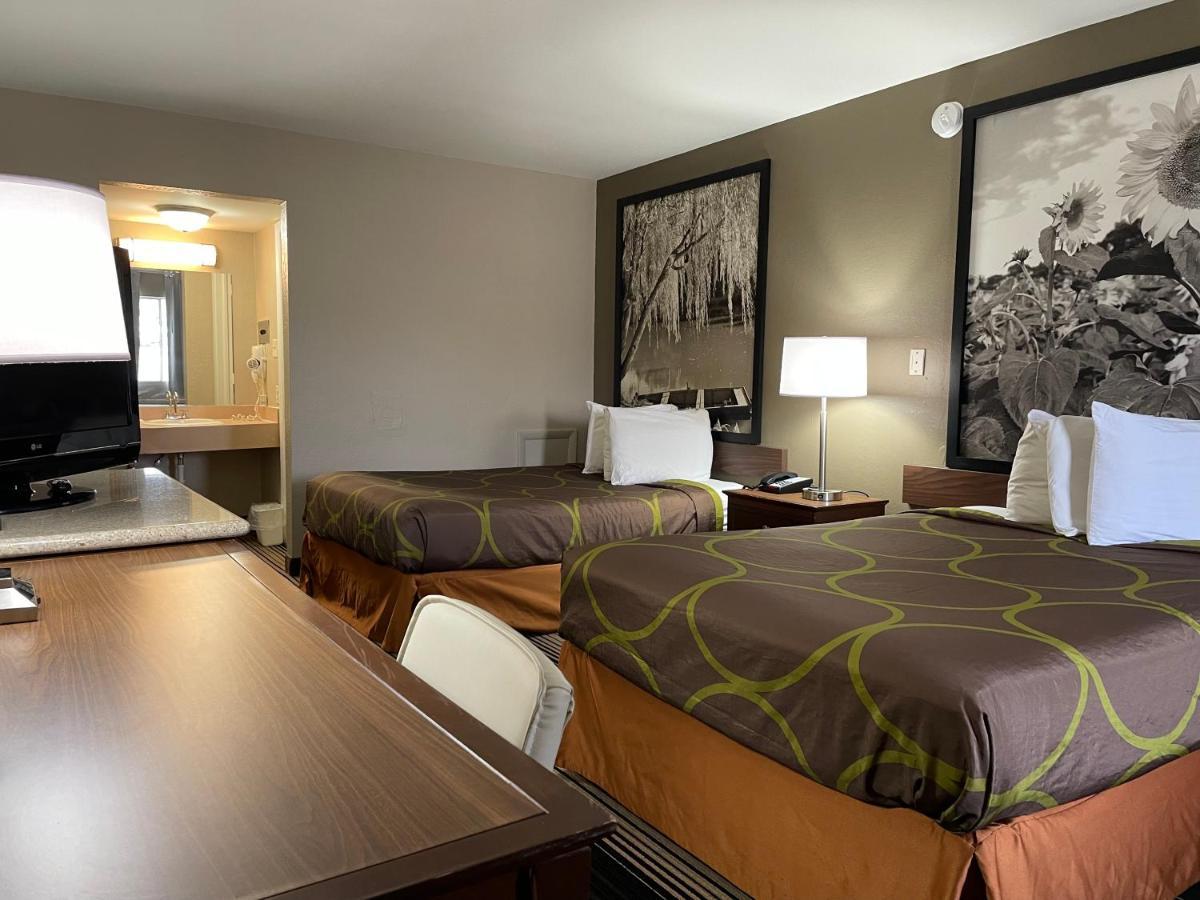 Deluxe Inn & Suites Junction City Exteriör bild