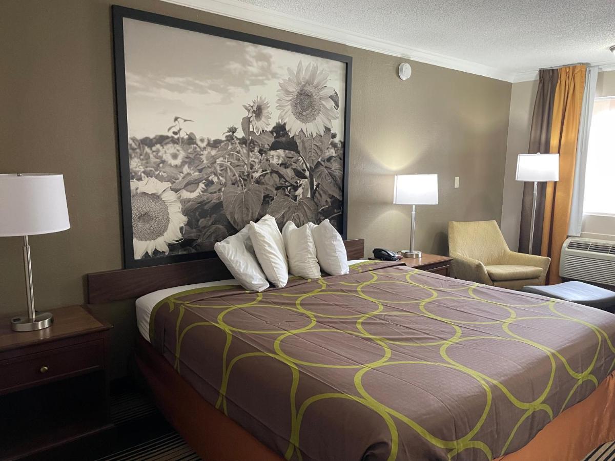 Deluxe Inn & Suites Junction City Exteriör bild