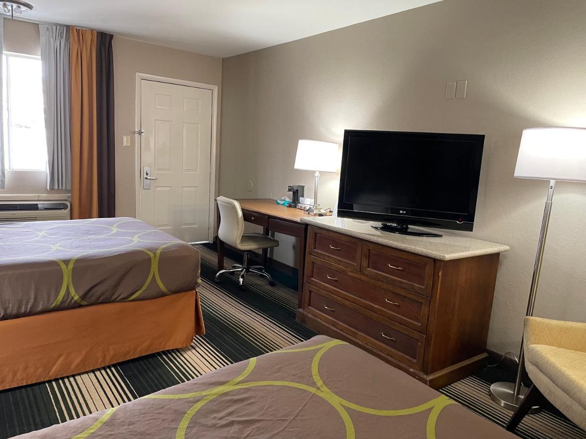 Deluxe Inn & Suites Junction City Exteriör bild