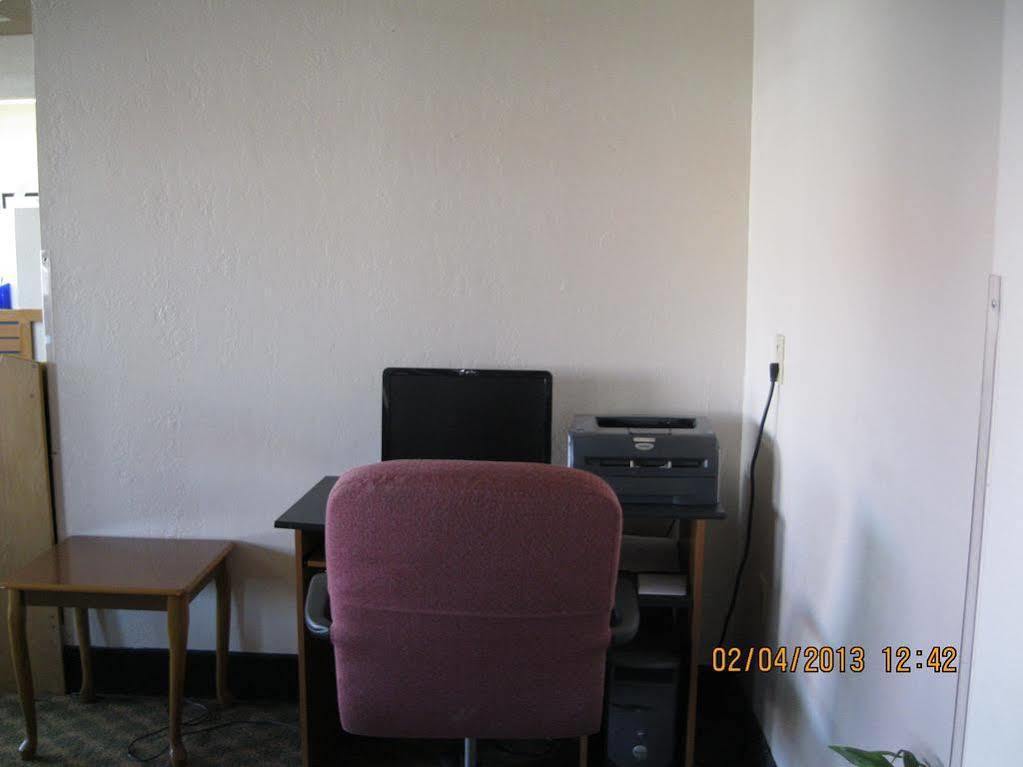 Deluxe Inn & Suites Junction City Exteriör bild